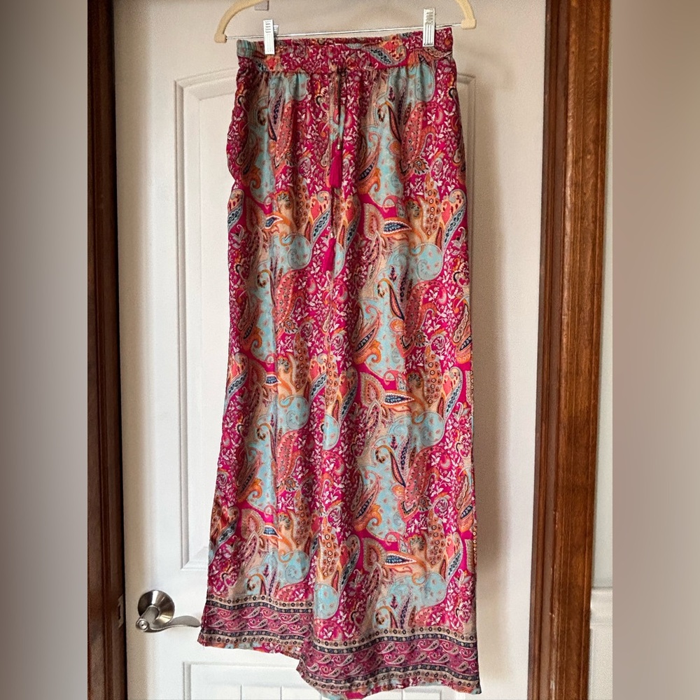 CHELSEA & THEODORE
SILKY PALAZZO PANTS SIZE S